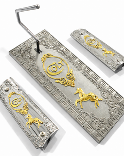 1911 Full Size Colt Nickel & Gold Luxury Grip Panels – Ambi Cut – Includes Screws & Matching Gun Stand